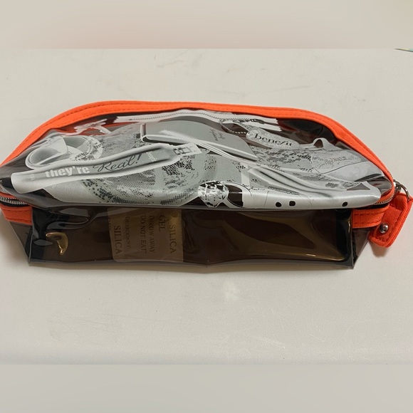 NEW Benefit Cosmetic Bag w/ 7 Benefit Beauty Samples 4” x 8” x 2.5” - Picture 5 of 8